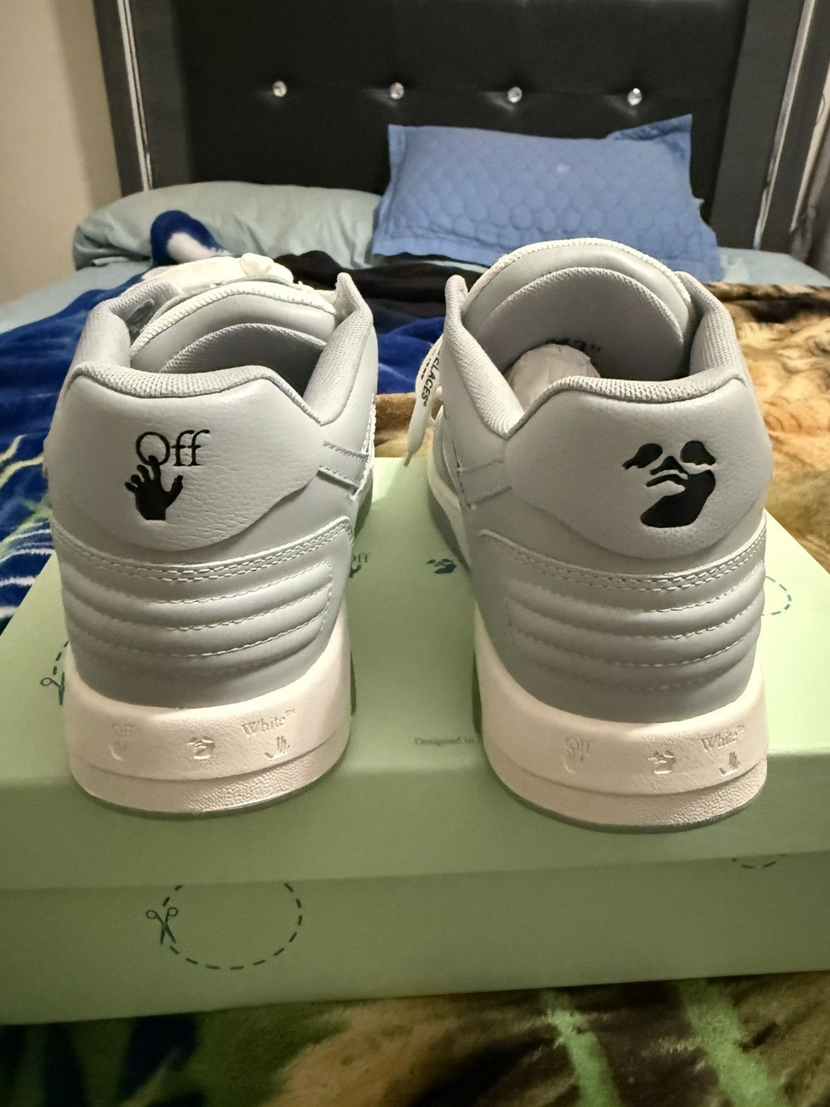 Off-White Off white out of office Size US 10.5 / EU 43-44 - 4 Thumbnail