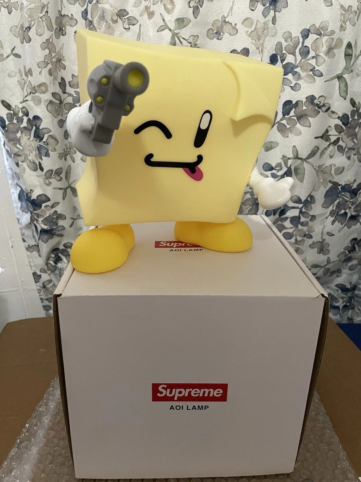 Supreme Supreme Sticky Note AOI Lamp (Brand New in Box) Size ONE SIZE - 1 Thumbnail