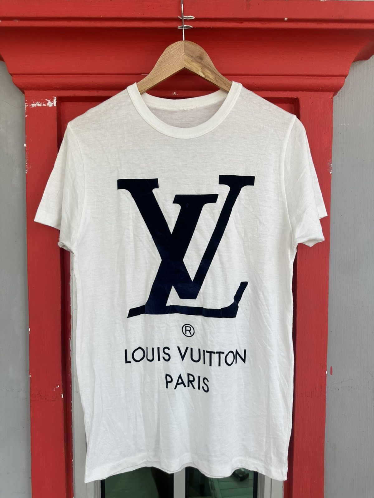 Vintage RARE Vintage 90s LV Louis Vuitton Paris Tee Size US M / EU 48-50 / 2 - 1 Thumbnail