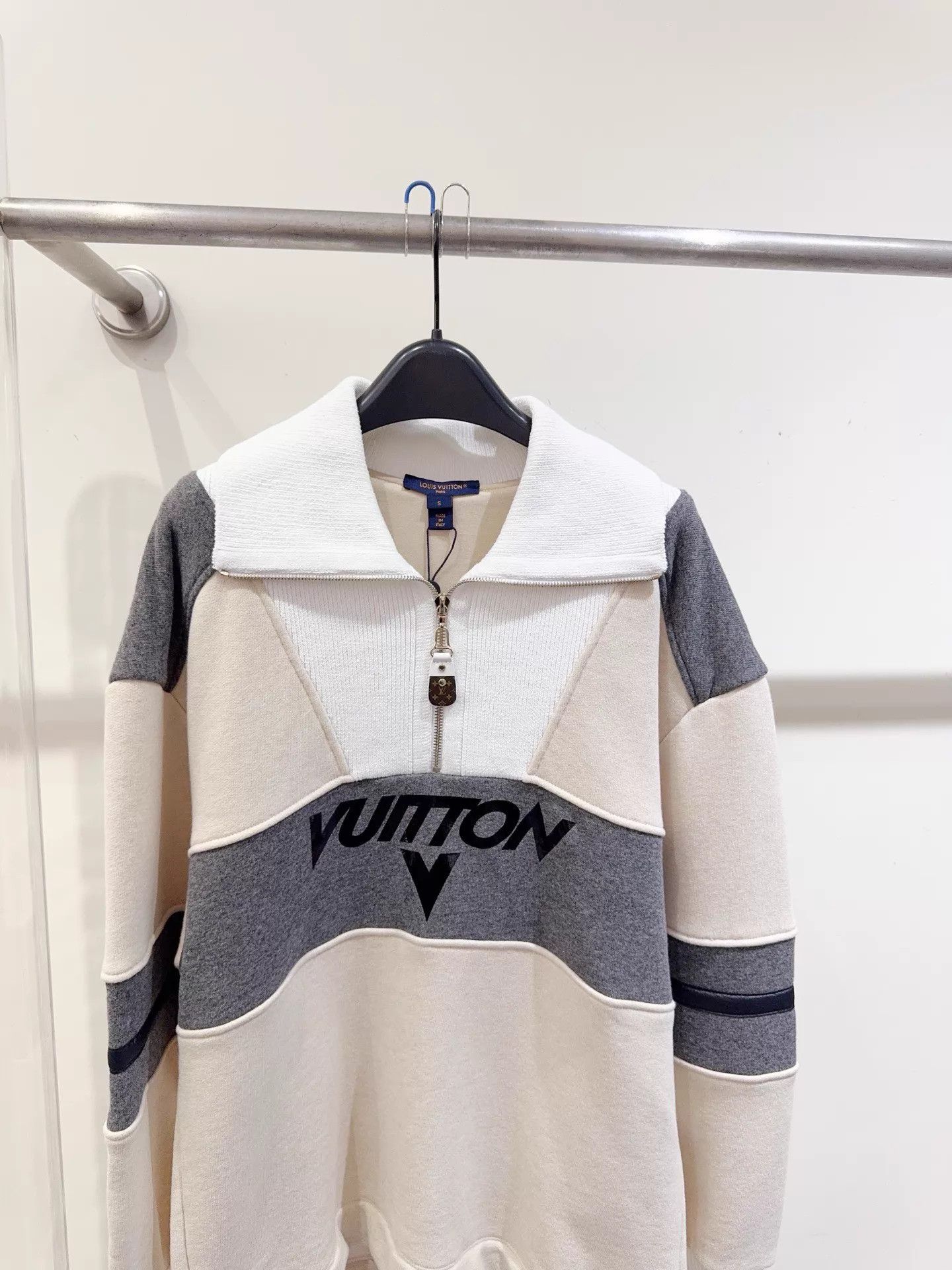 Louis Vuitton Louis Vuitton 25FW New Thick Cashmere Sweatshirt S Size US S / EU 44-46 / 1 - 4 Thumbnail