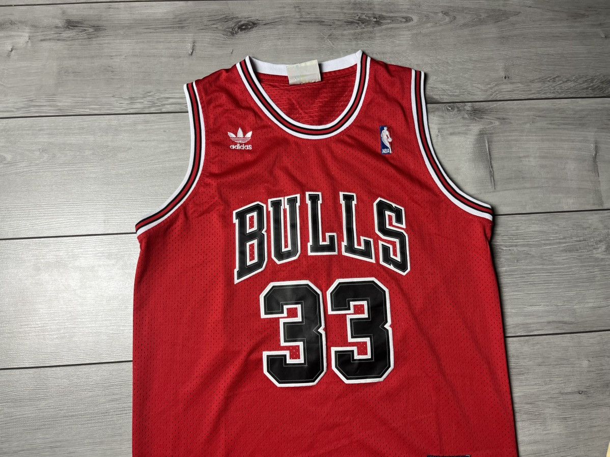 Adidas Chicago Bulls Scottie Pippen 33 Swingman Adidas Jersey NBA Size US L / EU 52-54 / 3 - 3 Thumbnail