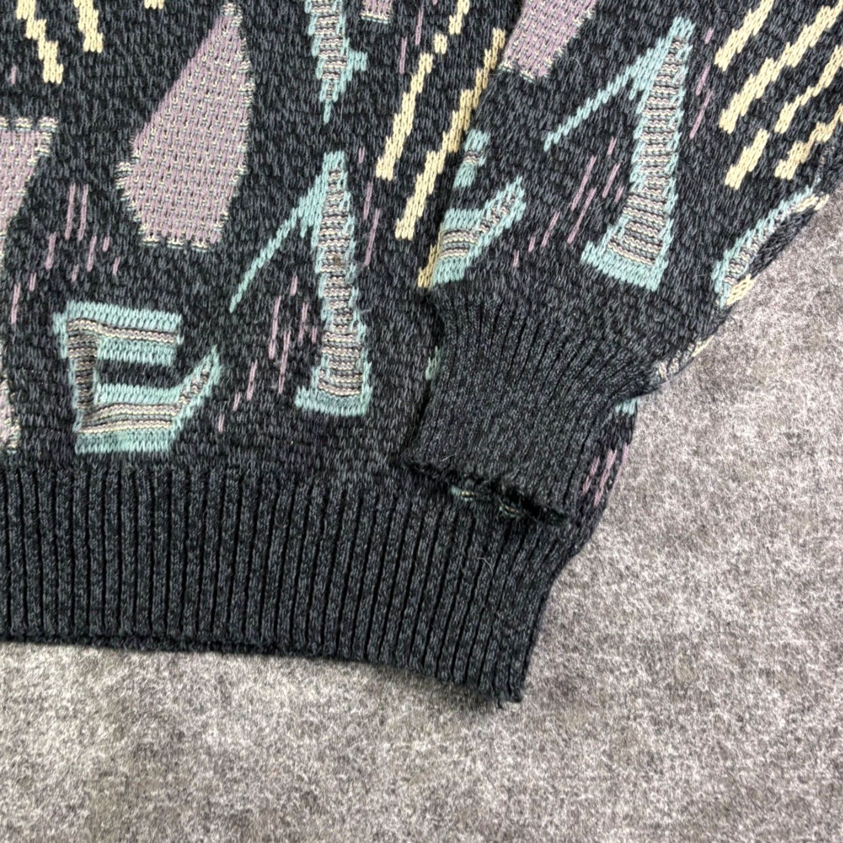 Vintage VINTAGE Michael Gerald Abstract Geometric Pattern Sweater Mens M Gray Crew Neck Knit Pullover Size US M / EU 48-50 / 2 - 6 Thumbnail