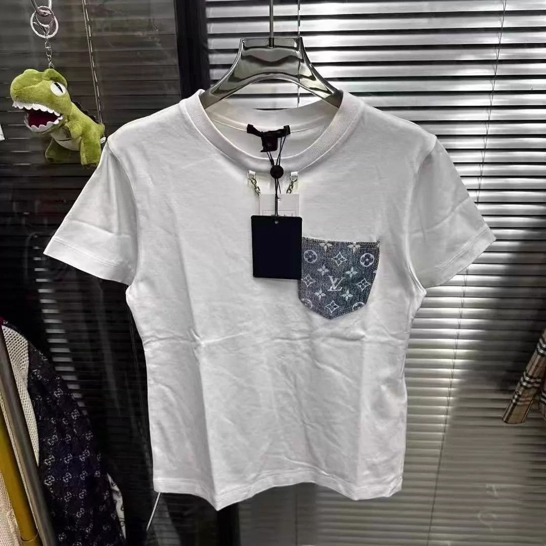 Louis Vuitton Louis Vuitton New Pocket Logo Chain T-shirt Men's OS/XS Size US XS / EU 42 / 0 - 1 Thumbnail