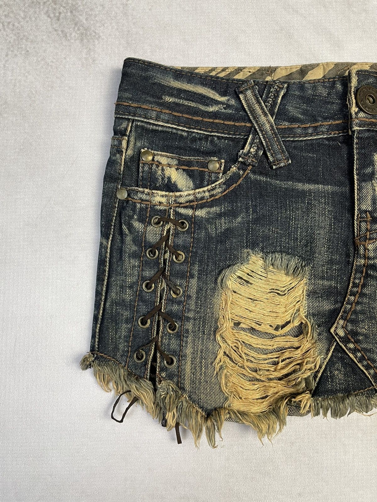 Japanese Brand Y2k D.i.a. Lace-Up Distressed Denim Mini Skirt Size 26" / US 2 / IT 38 - 2 Thumbnail