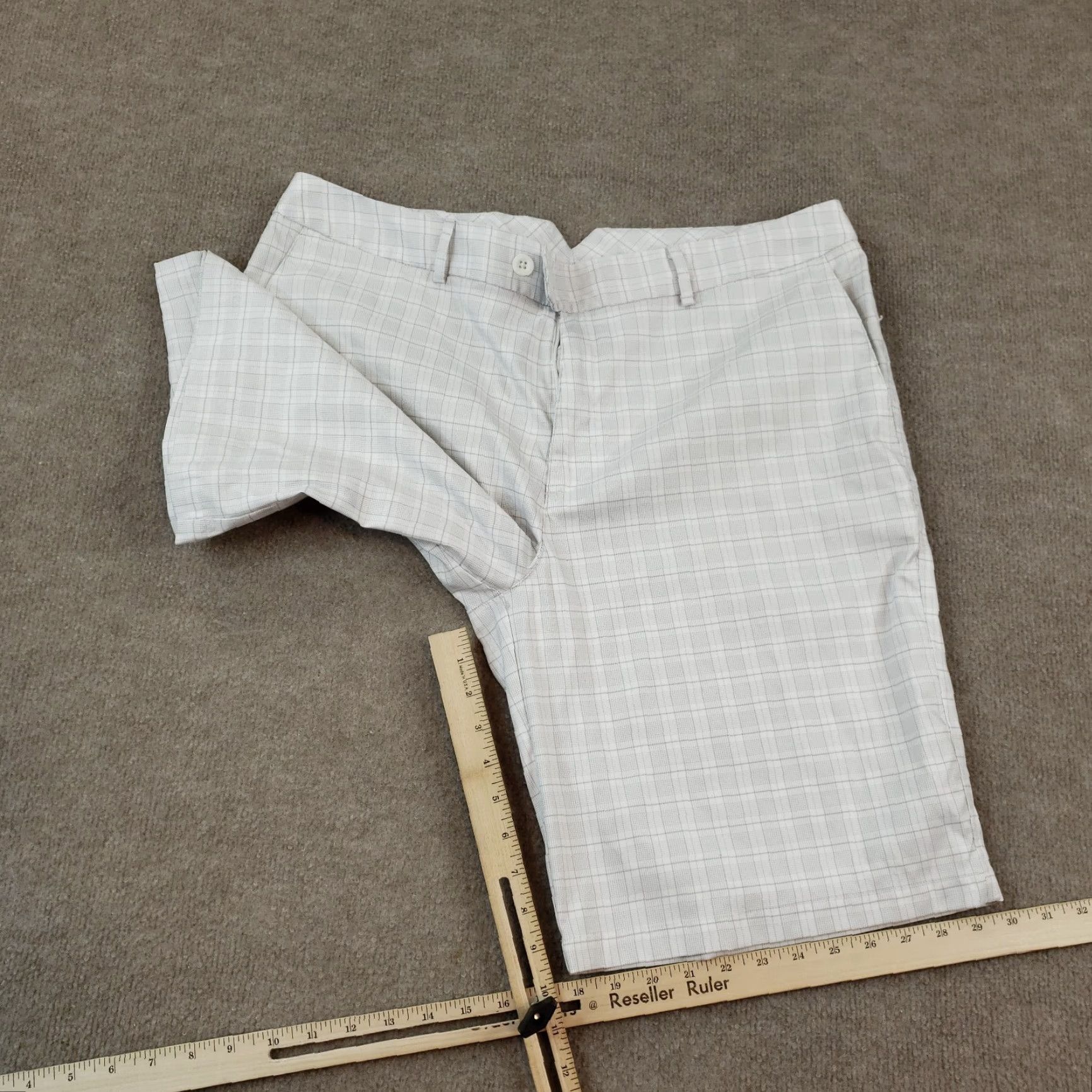 Under Armour Under Armour Mens Shorts Size 36 Gray Plaid Chino Golf Outdoor Polyester Size US 36 / EU 52 - 2 Thumbnail