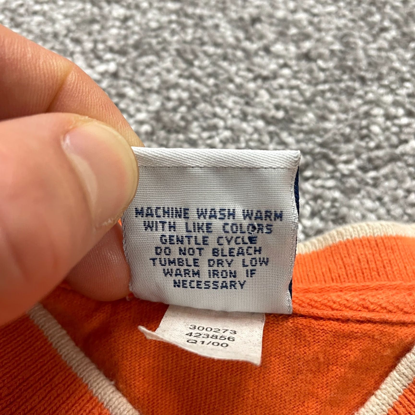 Old Navy VINTAGE Old Navy Men’s Cotton V-Neck T-Shirt Short Sleeve Orange Solid 90s Casual Mens Size US M / EU 48-50 / 2 - 7 Thumbnail