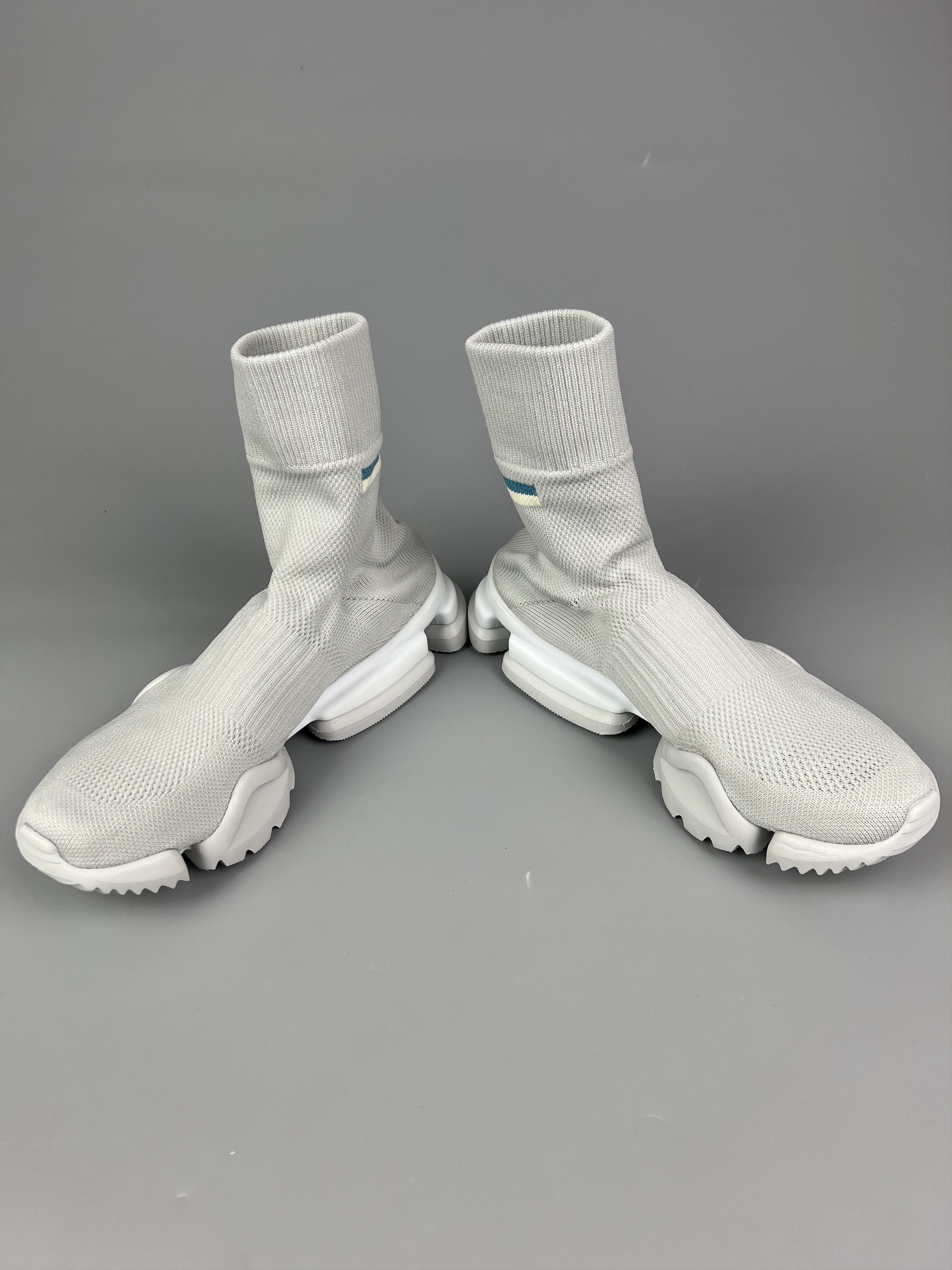 Reebok Reebok Sock Run R Gray Sneaker Trainers Women's Size US6 UK5 Size US 7 / IT 37 - 5 Thumbnail