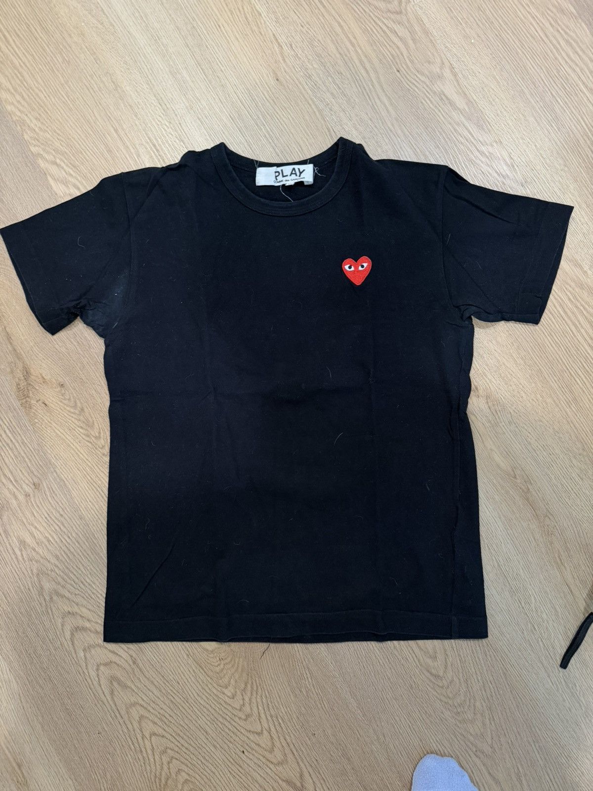 CDG by Comme des Garcons CDG HEART TEE (S) Size US S / EU 44-46 / 1 - 1 Thumbnail