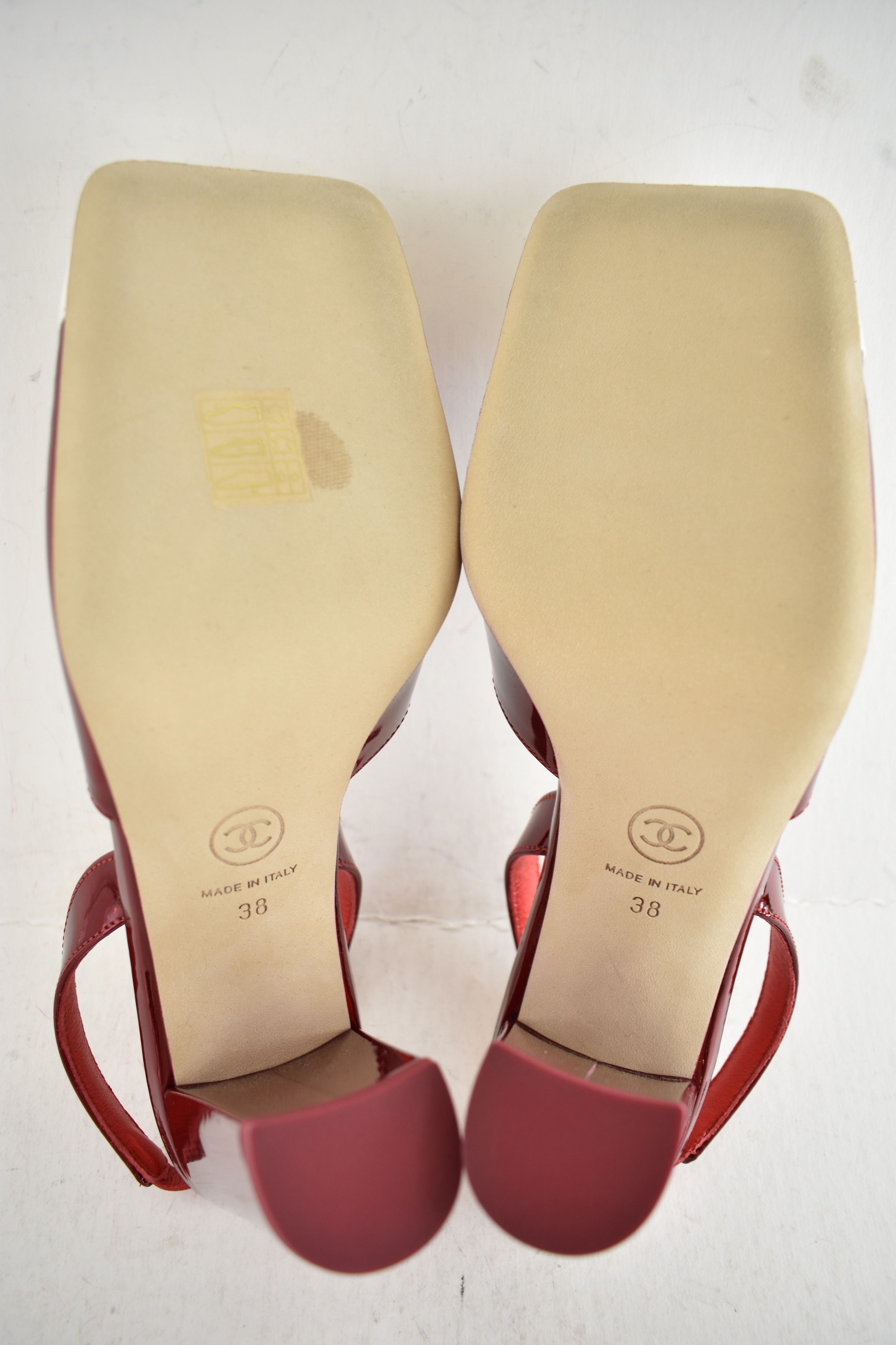 Chanel 26S Blazy White Square Toe CC Slingback Block Heel Pump 38 Size US 8 / IT 38 - 19 Thumbnail