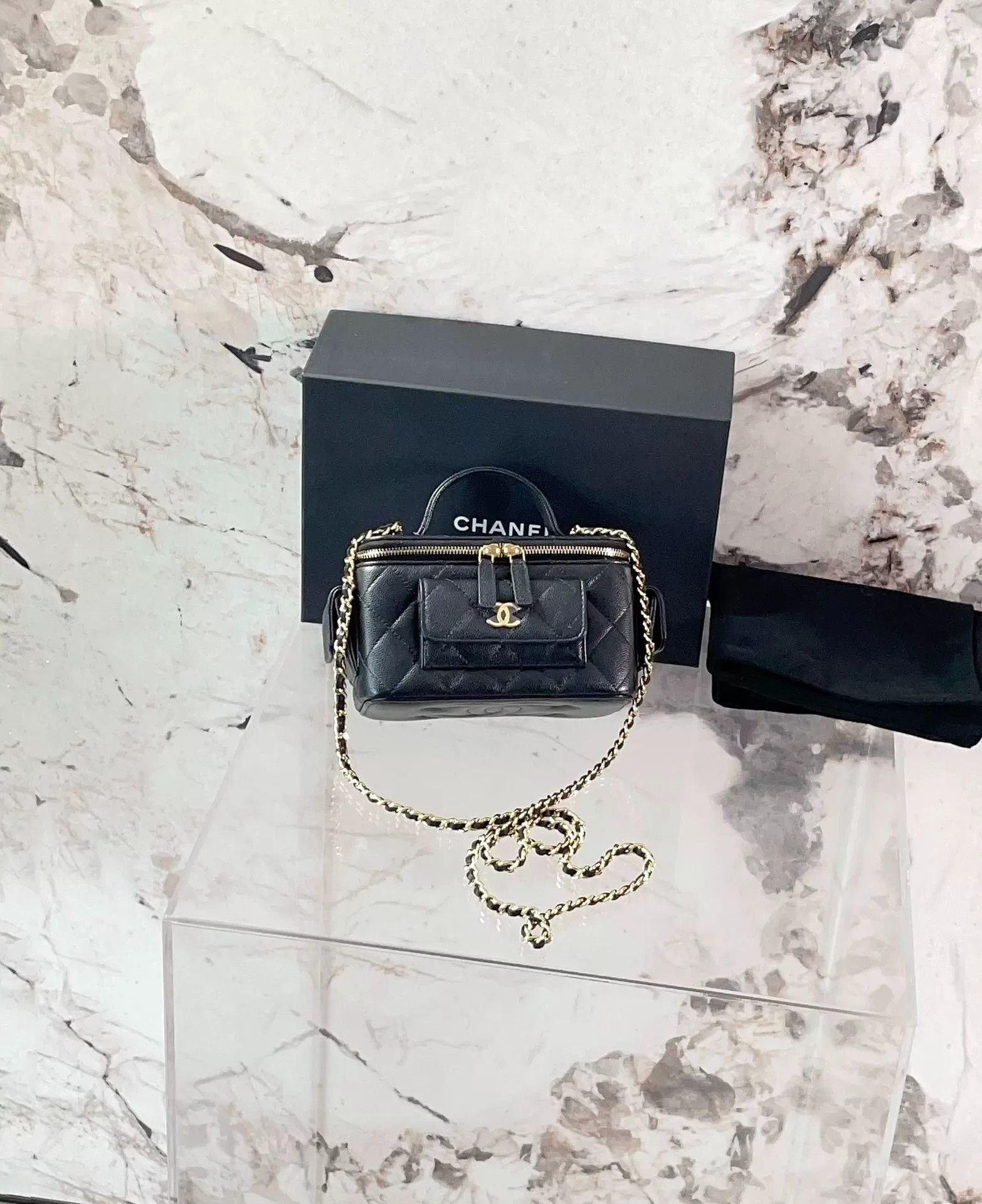 Chanel Pre-loved Bag Very good condition Size ONE SIZE - 1 Thumbnail