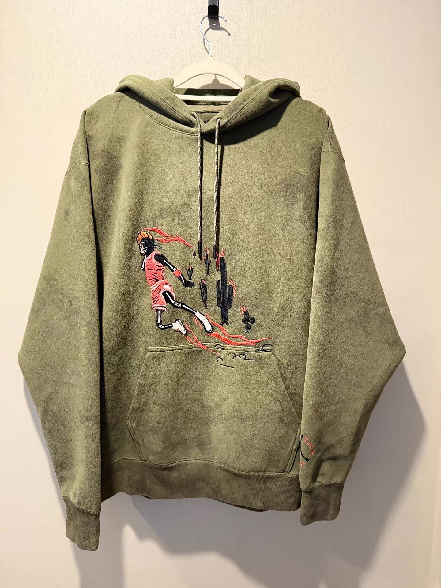 johnnie-O Jordan x Travis Scott collaborative militarygreenhoodie Ｑ20 Size US M / EU 48-50 / 2 - 1 Thumbnail