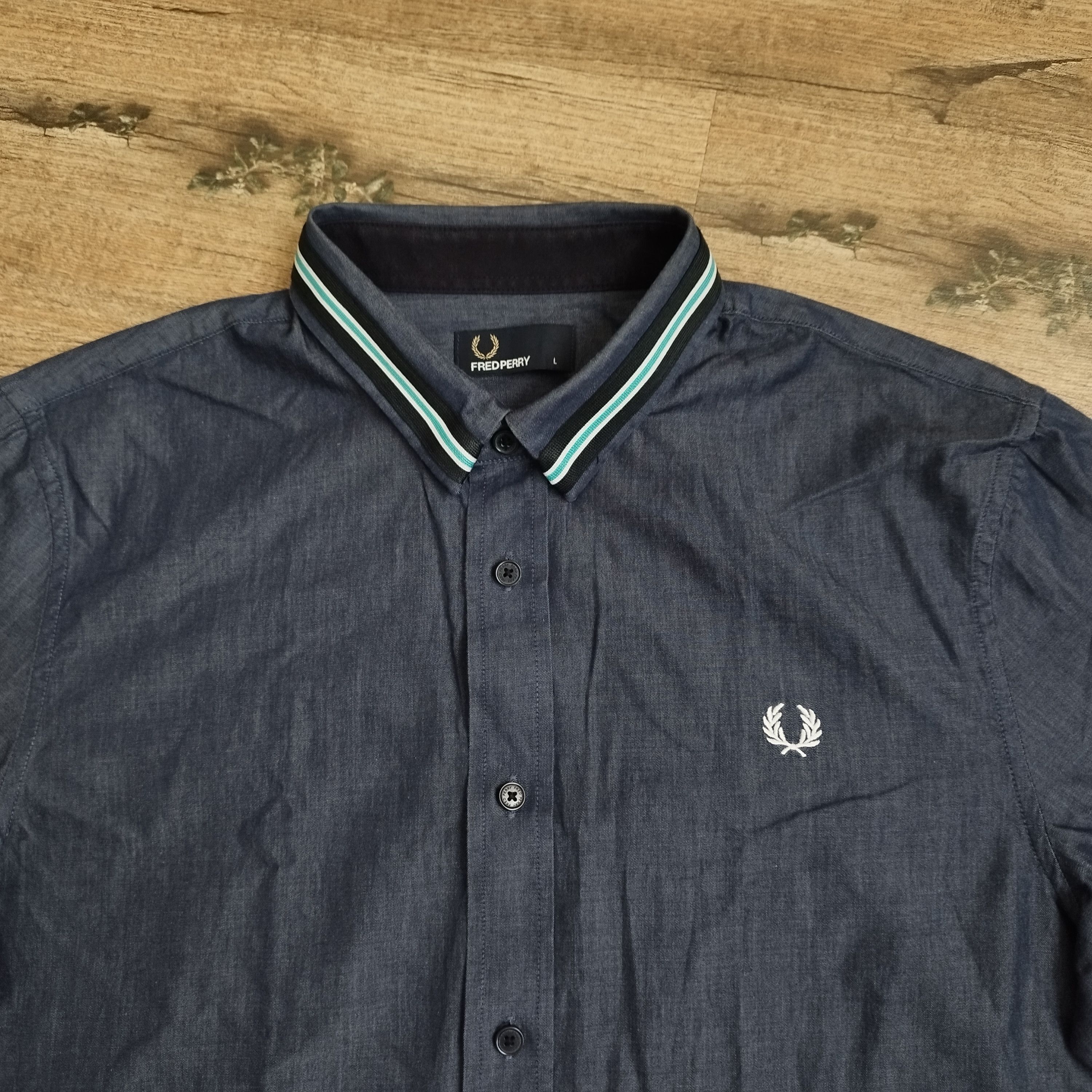 Fred Perry Fred Perry Button-Down Short Sleeve Shirt mens L size Size US L / EU 52-54 / 3 - 2 Thumbnail