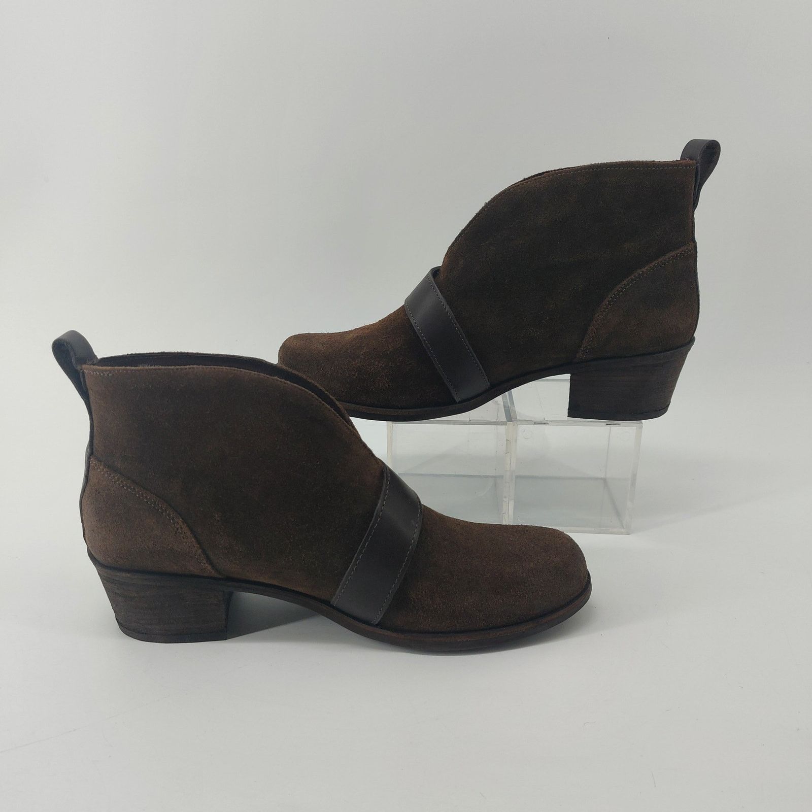 Ugg Ugg Wright Belted Brown Suede Leather Booties Womens Sz 8.5 Size US 8.5 / IT 38.5 - 11 Thumbnail