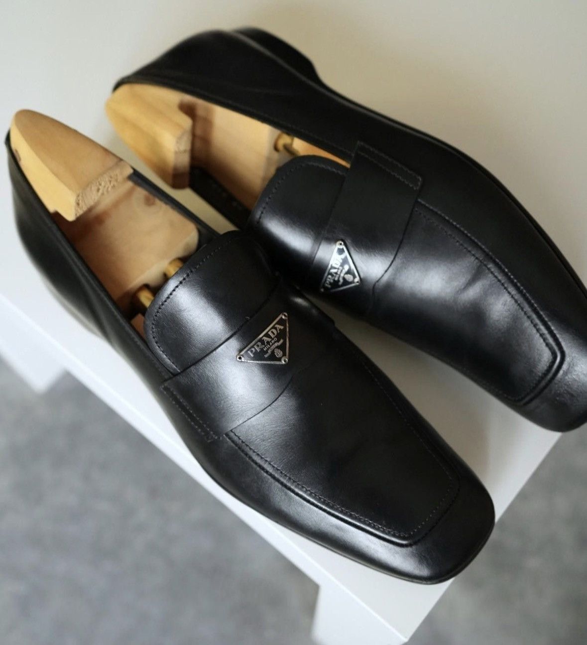 Prada PRADA Black Triangle Logo Leather Loafers EU 42 Size US 9 / EU 42 - 3 Thumbnail