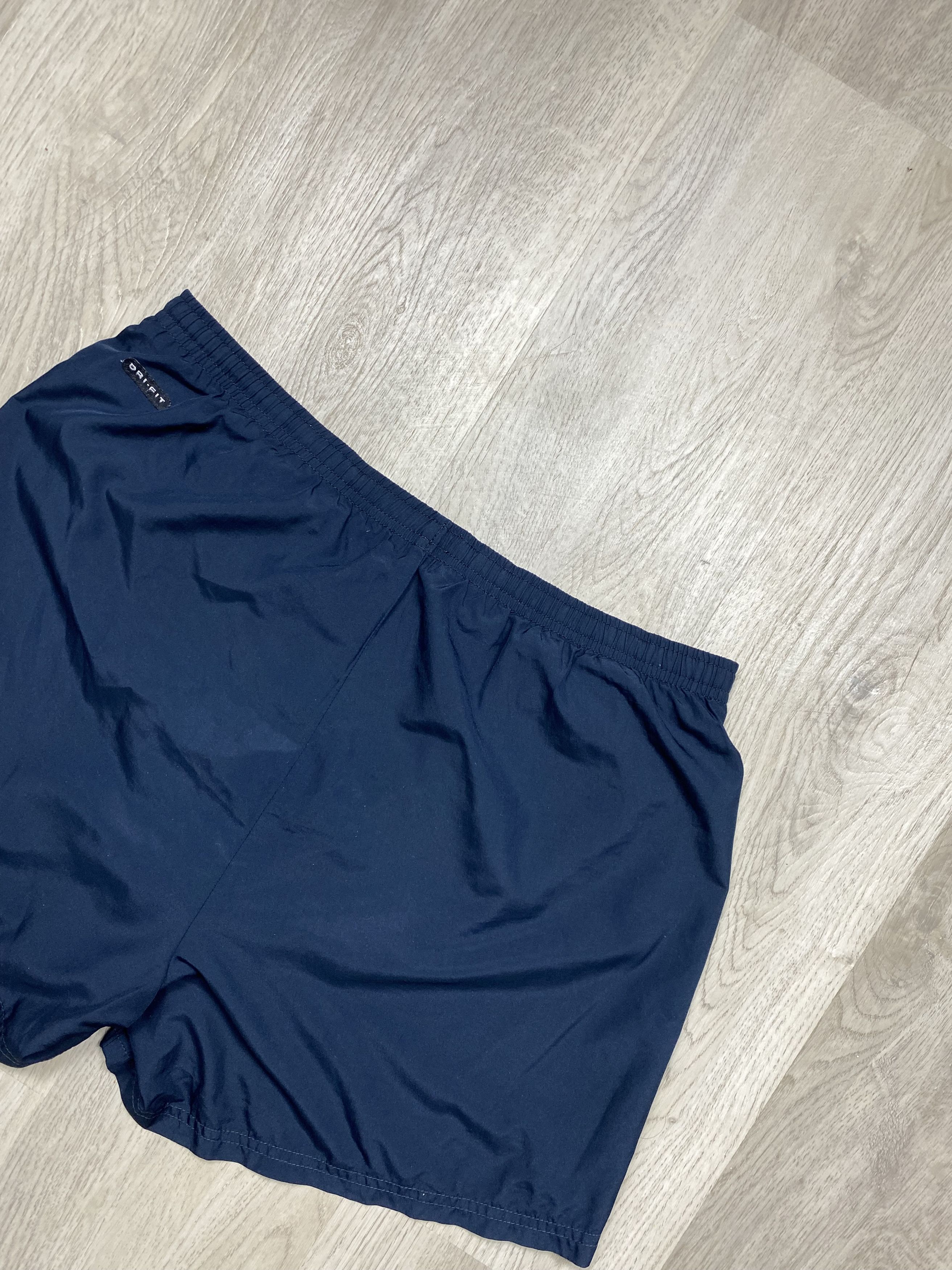 Nike Vintage Nike Mens Nylon Shorts Y2K Size US 32 / EU 48 - 7 Thumbnail