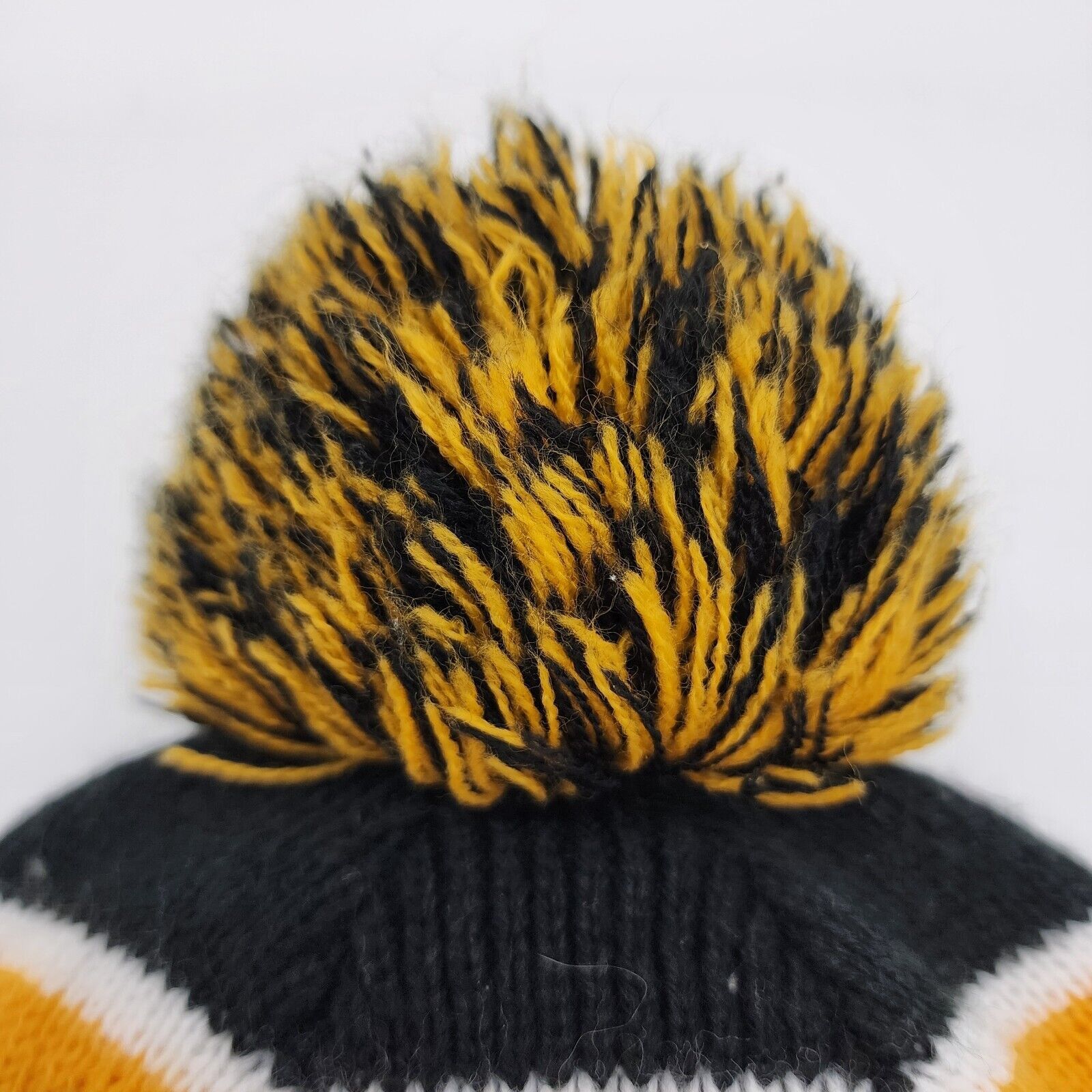 New Era Iowa Hawkeyes NCAA New Era Gray & Gold Pom. Fleeced Lined Size ONE SIZE - 3 Thumbnail