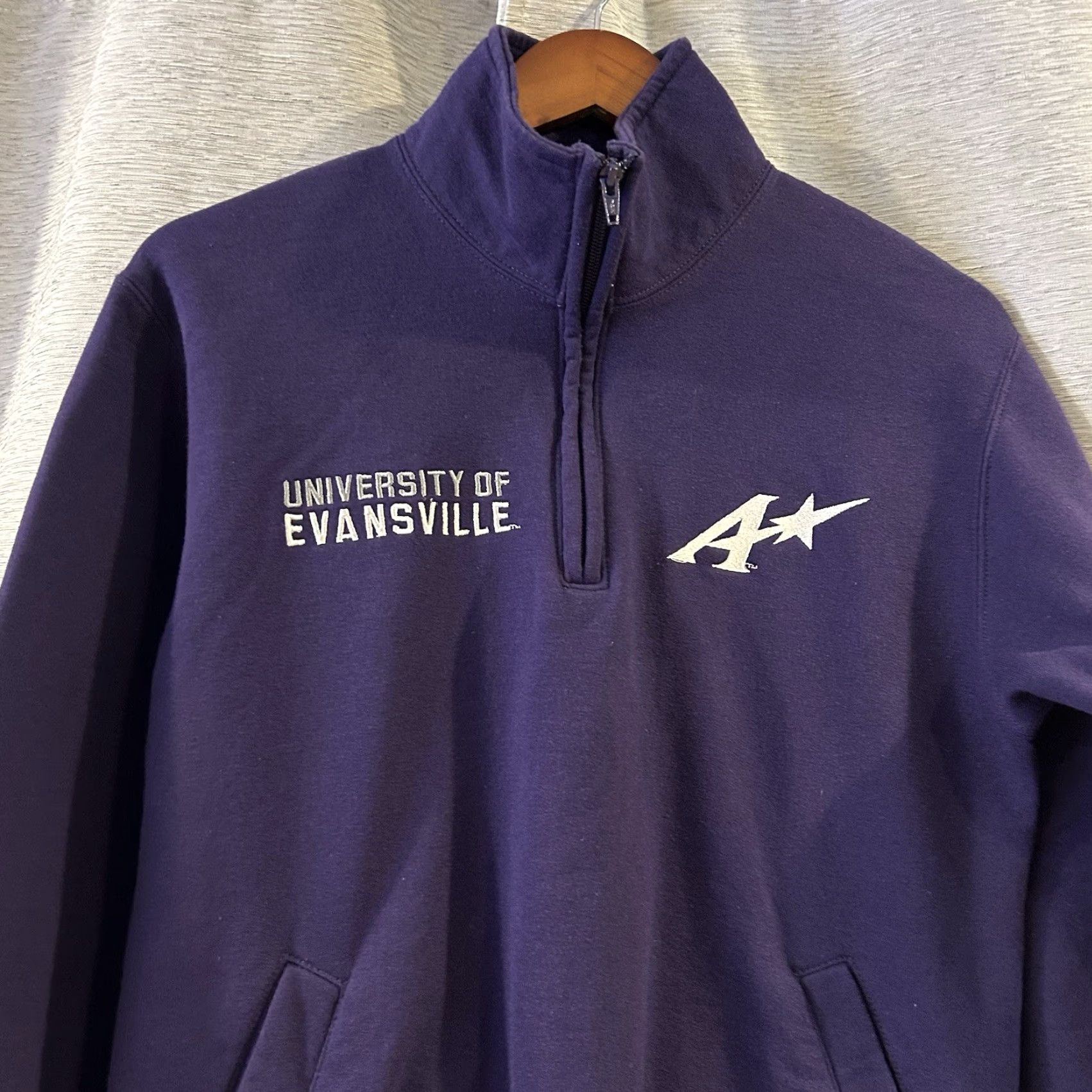 Champion Champion University of Evansville Crewneck Sweatshirt Small UE Mens Sweatshirt Purple University Edge 90s (Crew Neck) Pullover Sweatshirt S Size US S / EU 44-46 / 1 - 3 Thumbnail