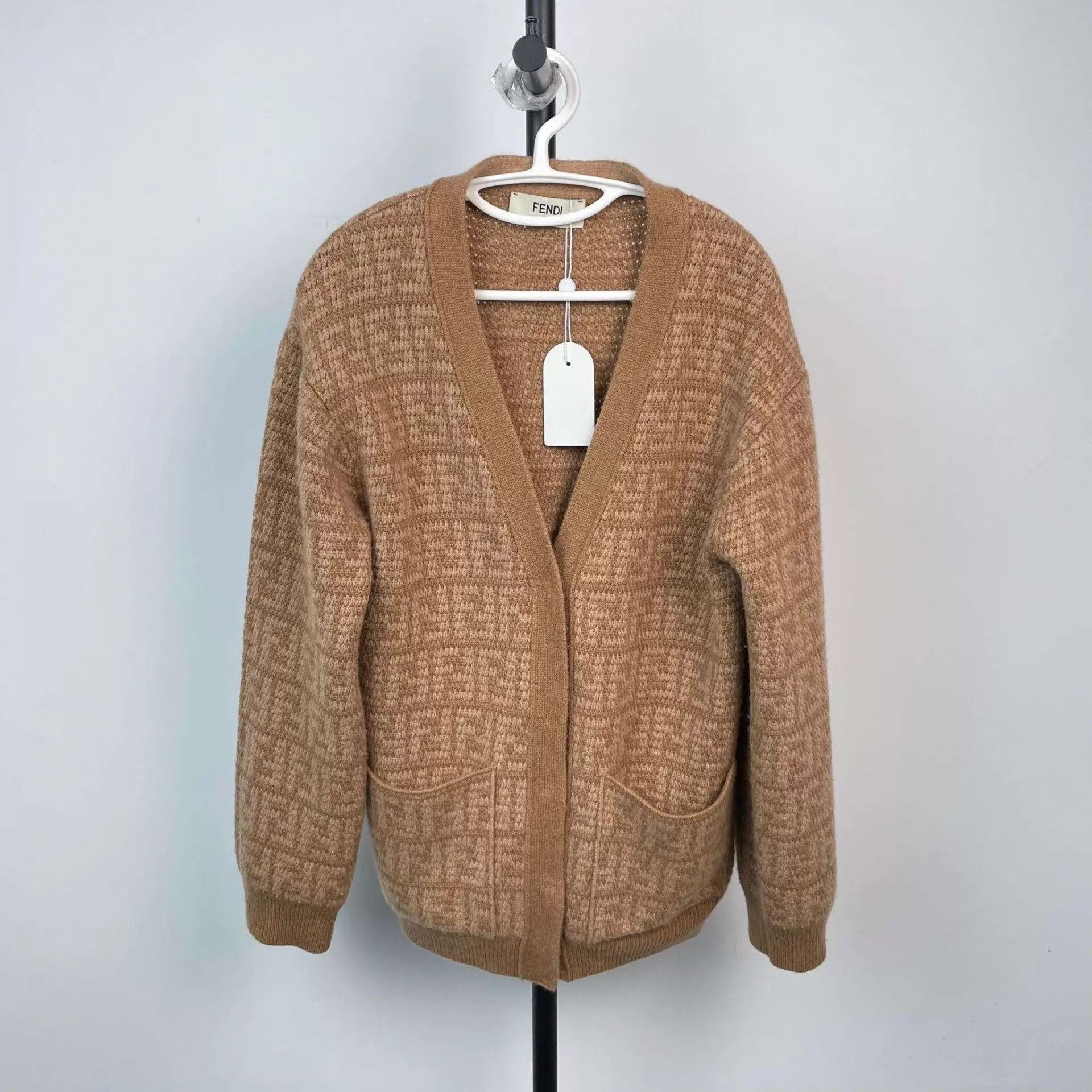 Fendi Fendi 97 new khaki cardigan size 36 Size XS / US 0-2 / IT 36-38 - 1 Thumbnail