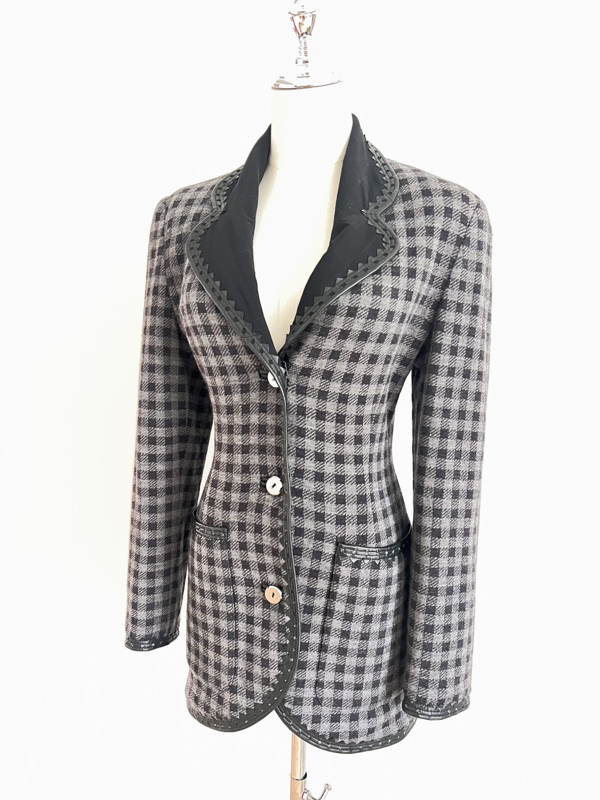Gianfranco Ferre Gianfranco Ferré Vintage 1990s Checked Blazer – Size S Size XS / US 0-2 / IT 36-38 - 2 Thumbnail