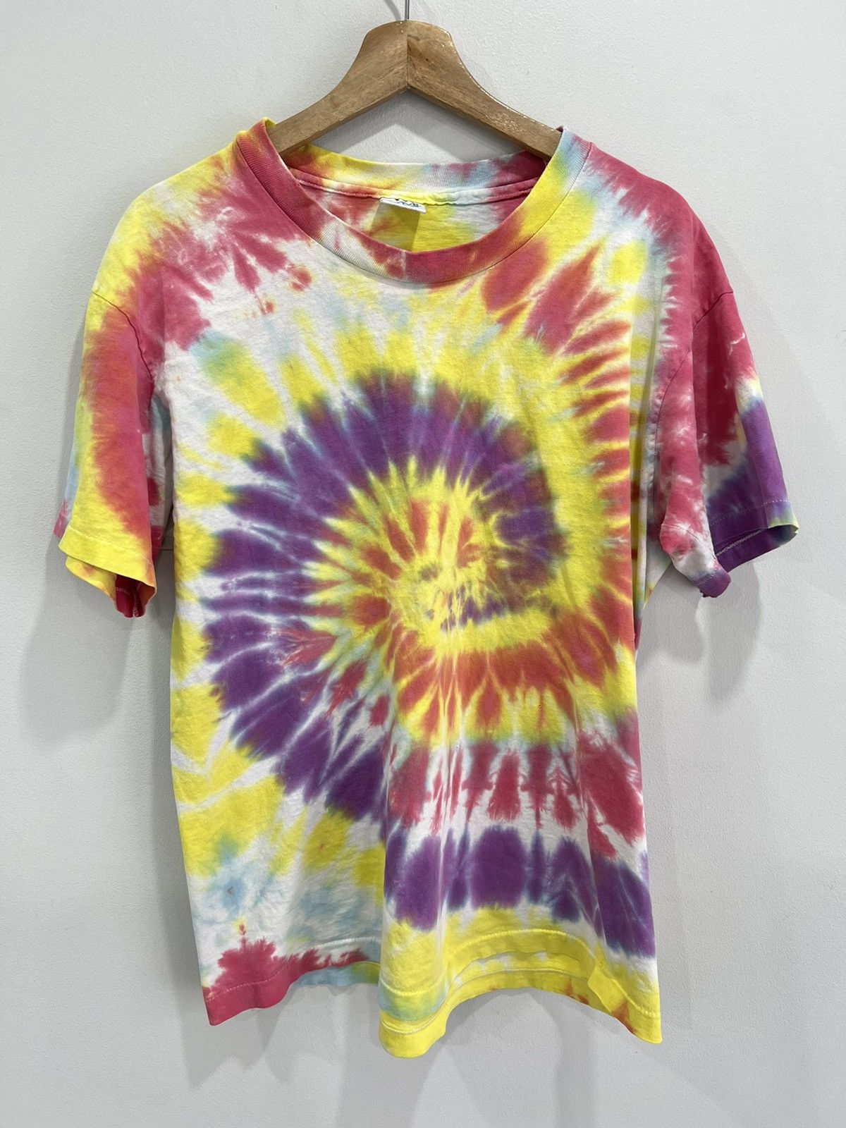 Japanese Brand Vintage Tie Dye Single Stitched Tee Shirt Size US XL / EU 56 / 4 - 1 Thumbnail