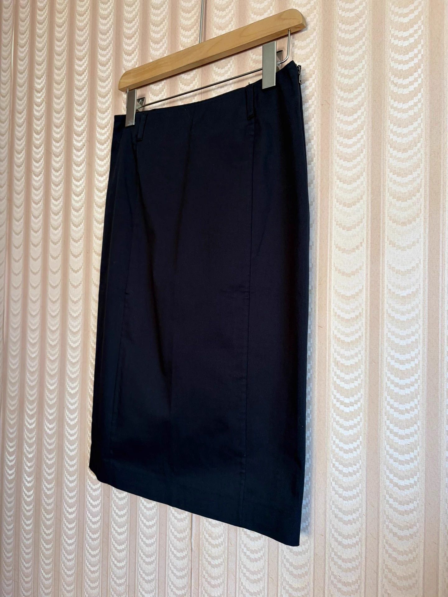 Prada Prada Vintage Black Pencil Skirt 42 Size 30" / US 8 / IT 44 - 2 Thumbnail