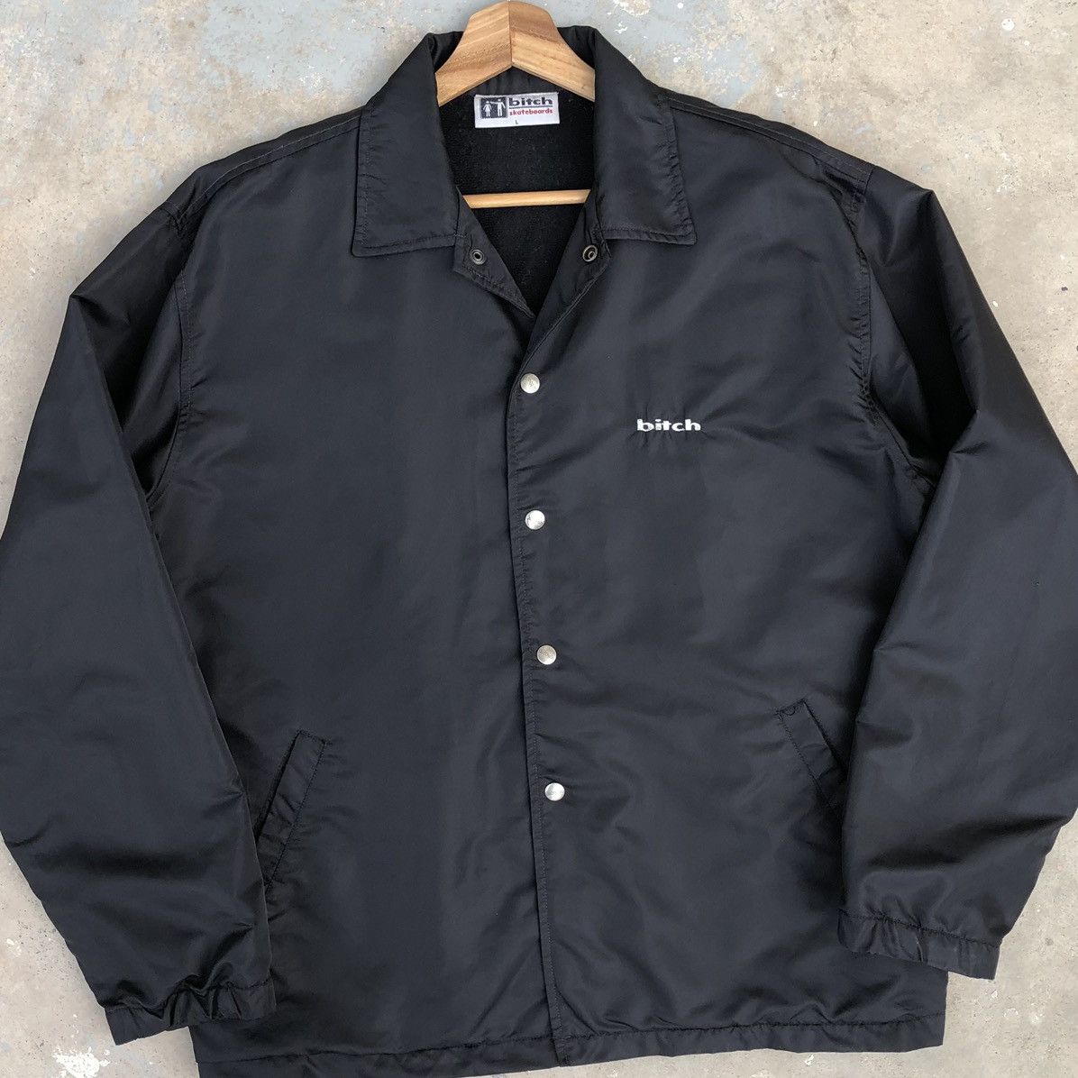 Vintage Vintage bitch Skateboards Coach Jacket Size US L / EU 52-54 / 3 - 11 Thumbnail