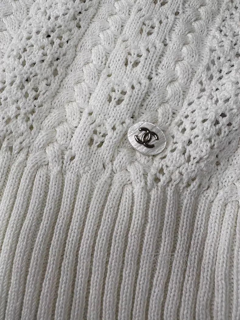 Chanel Chanel 24M white double C logo round neck hollow knit Size XS / US 0-2 / IT 36-38 - 4 Thumbnail