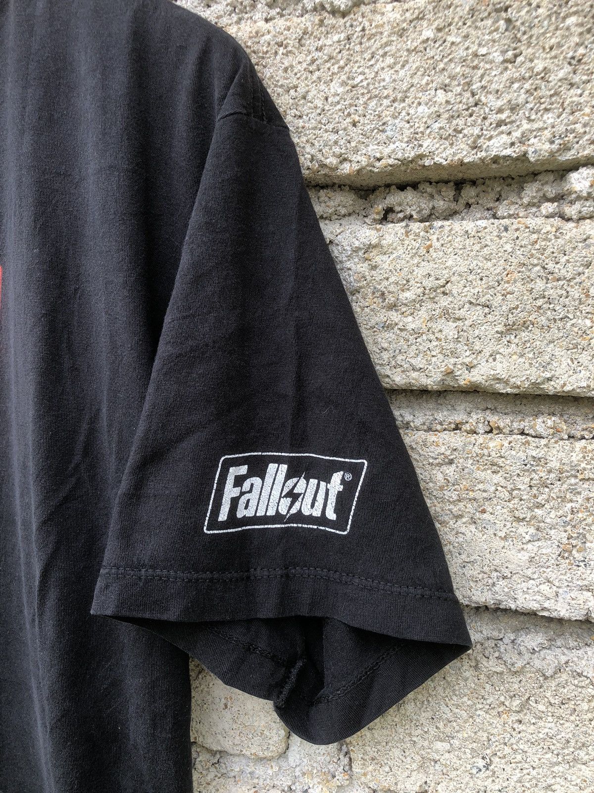 Nintendo × Vintage Bethesda Video Game Fallout Astoundingly Awesome Tales Tee Size US L / EU 52-54 / 3 - 9 Thumbnail