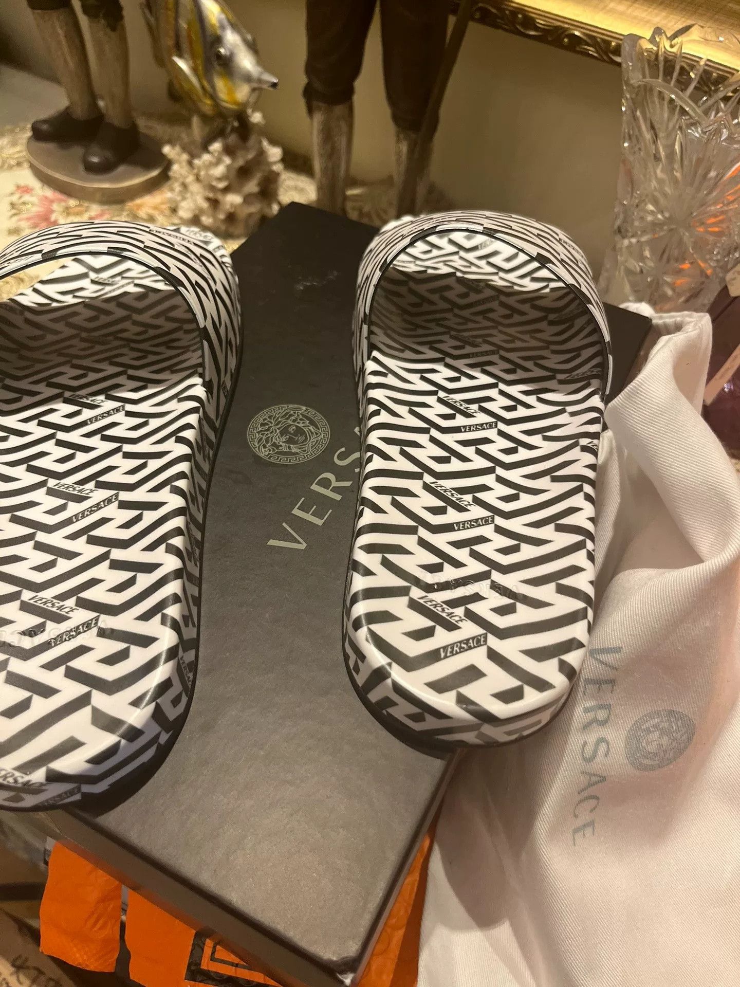 Versace Versace Greta Printed Slippers Size US 7 / EU 40 - 6 Thumbnail