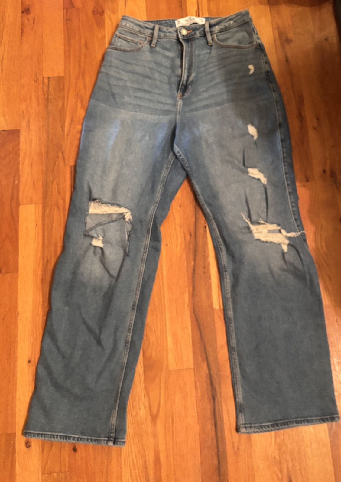 Hollister Size 7/28 Hollister jeans. Size 28" / US 6 / IT 42 - 1 Thumbnail