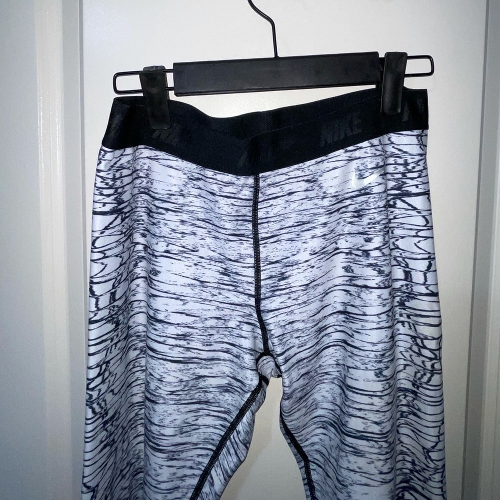 Nike Nike Golf Dri-Fit Black and White Printed Leggings Small Size 26" / US 2 / IT 38 - 2 Thumbnail