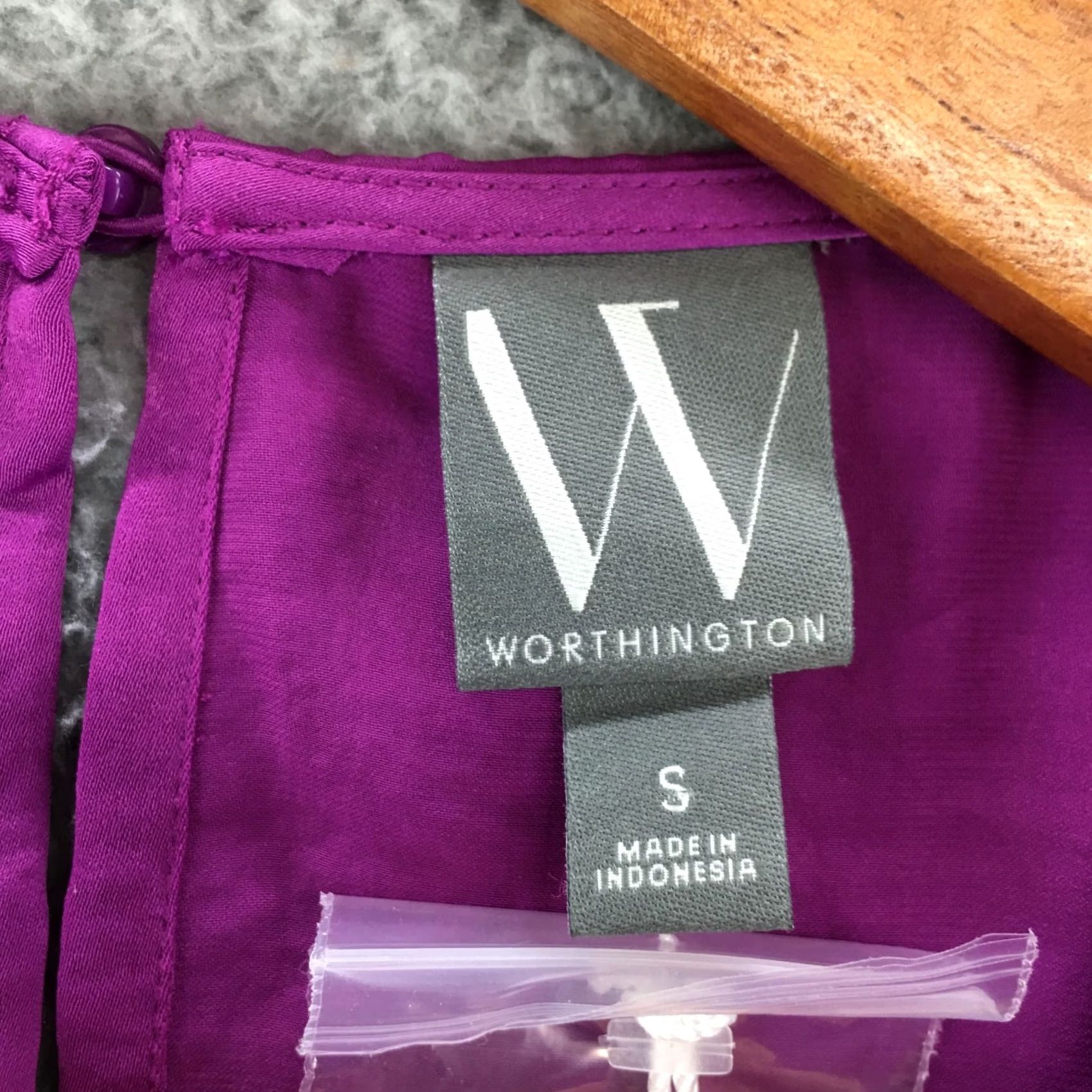 Worthington Worthington Puff Sleeve Blouse Top Womens S Purple 3/4 Sleeve Keyhole Back NWT Casual Basic Shirt Blouse Womens S Purple 3/4 Sleeve Keyhole Back NWT Size S / US 4 / IT 40 - 6 Thumbnail