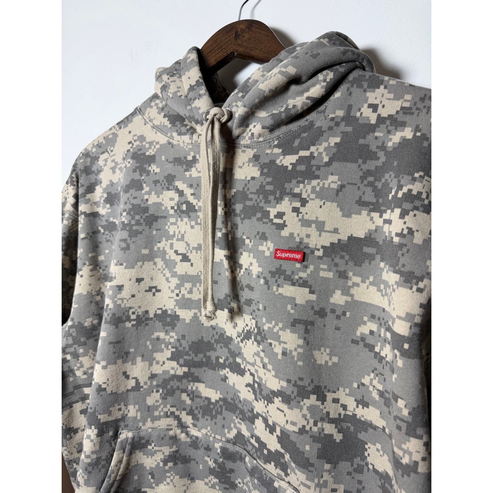 Supreme Supreme Small Box Hooded Sweatshirt 'Digi Camo' Size US M / EU 48-50 / 2 - 2 Thumbnail