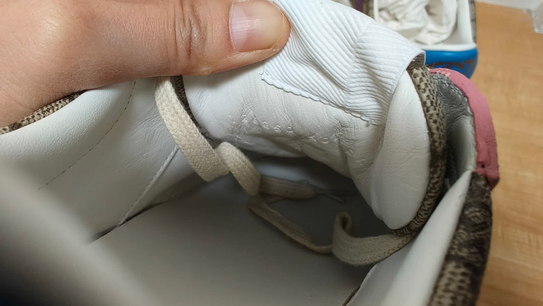 Gucci Gucci Wmns GG Sneaker 'Beige Multi Monogram' Size US 10.5 / IT 40.5 - 4 Thumbnail