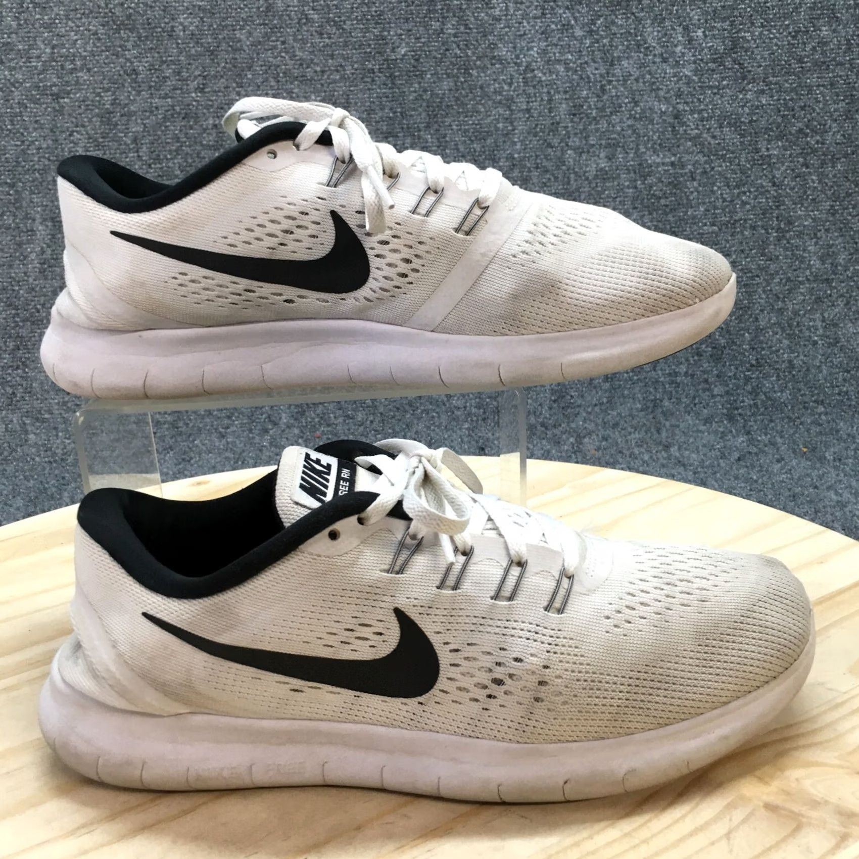 Nike Nike Shoes Womens 10.5 Free RN Sneakers Black White Lace Up Low Top 831509-100 Size L / US 10 / IT 46 - 2 Thumbnail