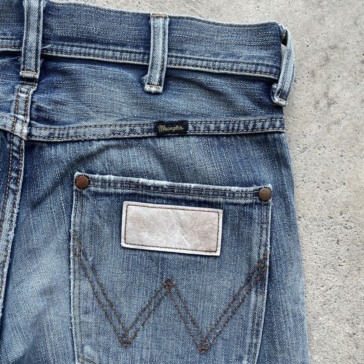 Vintage Vintage Wrangler BOOTCUT Distressed Faded FLARE Jeans Pants Size US 31 - 8 Thumbnail