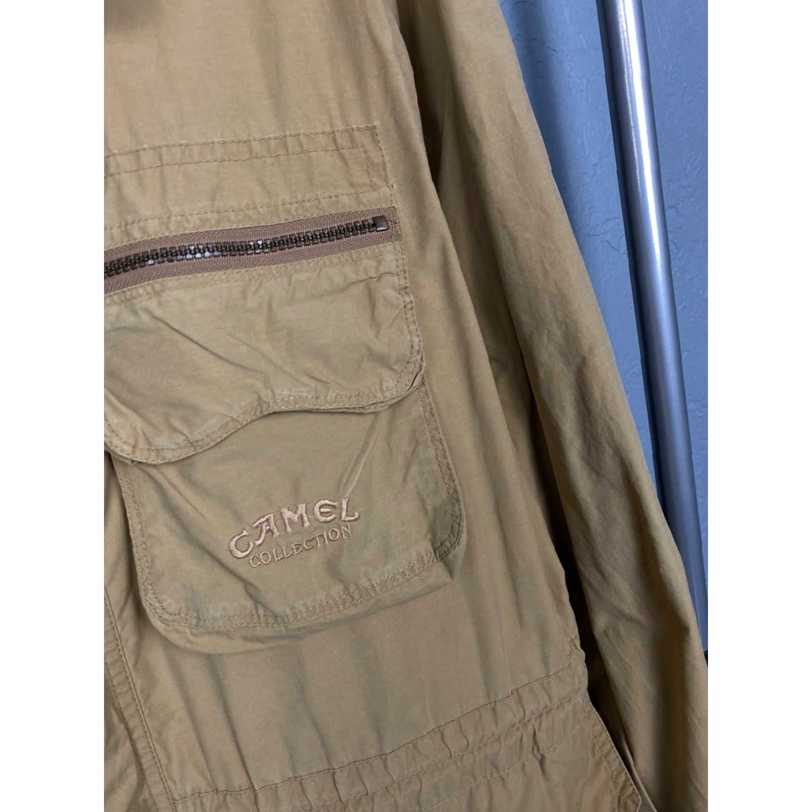 Camel Camel Collection Vintage Mens Utility Jacket XL Beiges Cotton Windbreaker Jacket Mens XL Beige Camel Collection Vintage Mens Jacket Windbreaker 80s? Size US L / EU 52-54 / 3 - 3 Thumbnail