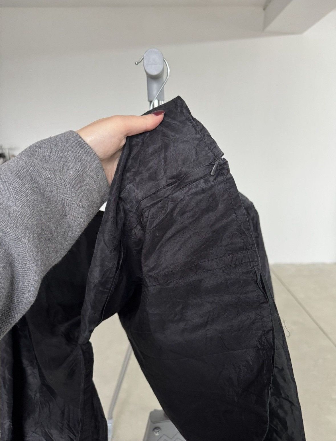Jil Sander Jil Sander + WMNS black Silk Blouse Size L / US 10 / IT 46 - 5 Thumbnail