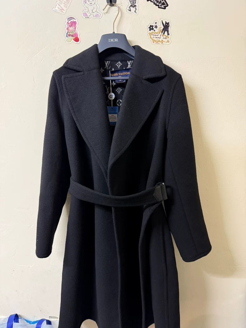 Louis Vuitton Louis Vuittonfull of logo coat 2502-Nextarrow Size XS / US 0-2 / IT 36-38 - 1 Thumbnail