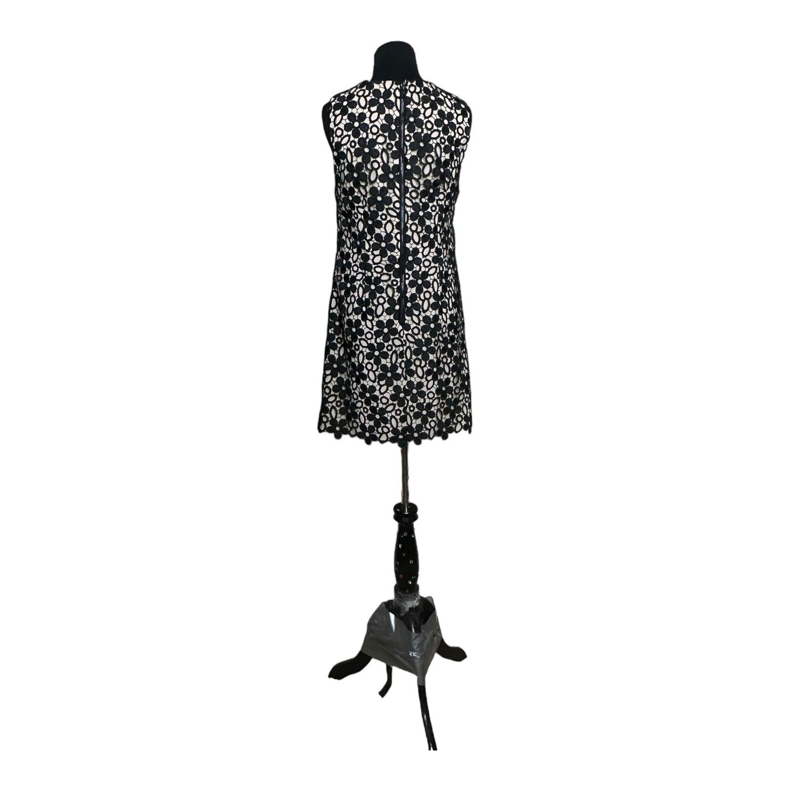 Alice + Olivia Alice + Olivia Clyde floral lace sheath mini dress size 4 Size S / US 4 / IT 40 - 12 Thumbnail