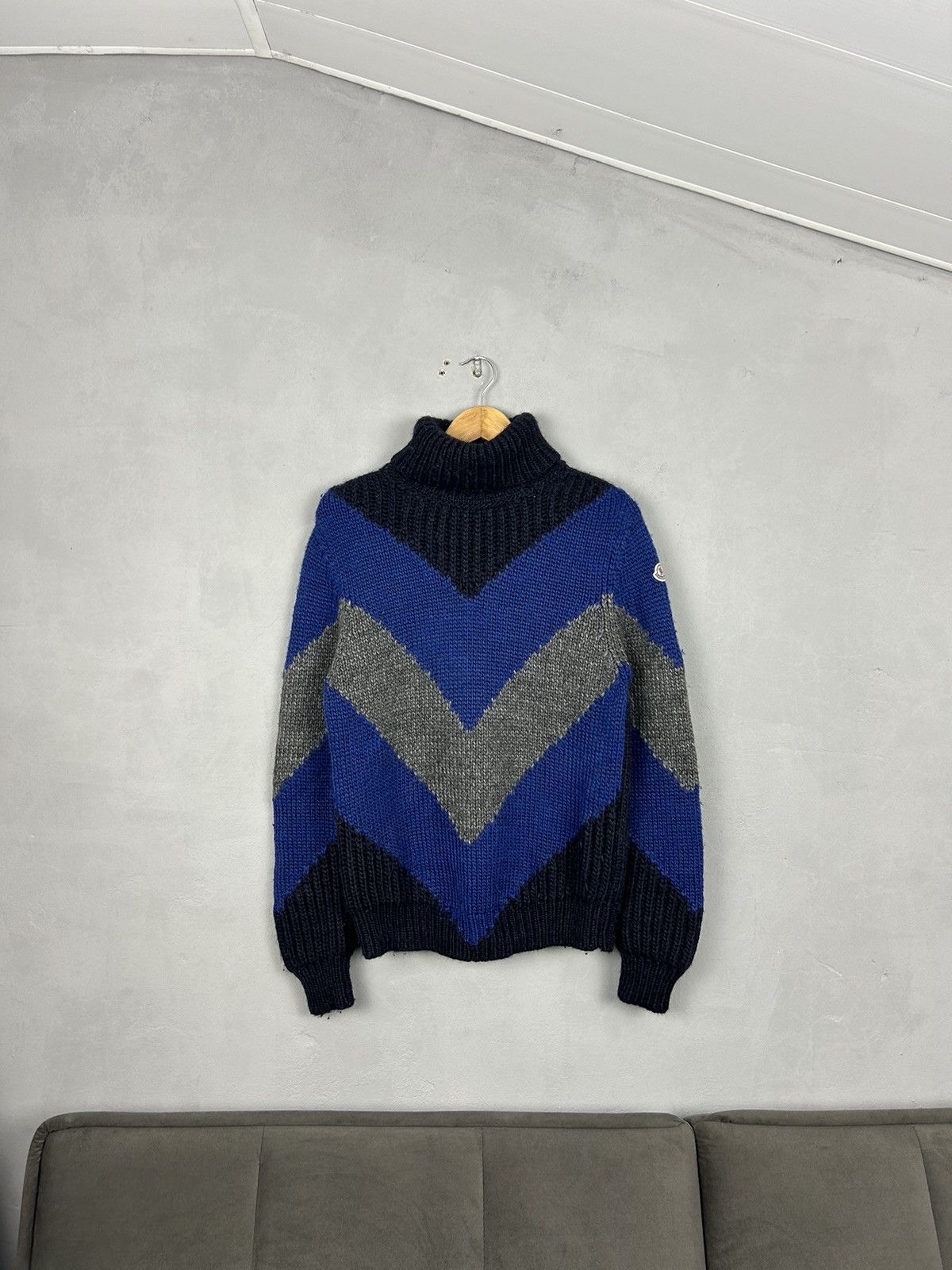 Moncler Moncler Wool Chevron Knit Sweater Made in Italy Size M Size US M / EU 48-50 / 2 - 1 Thumbnail