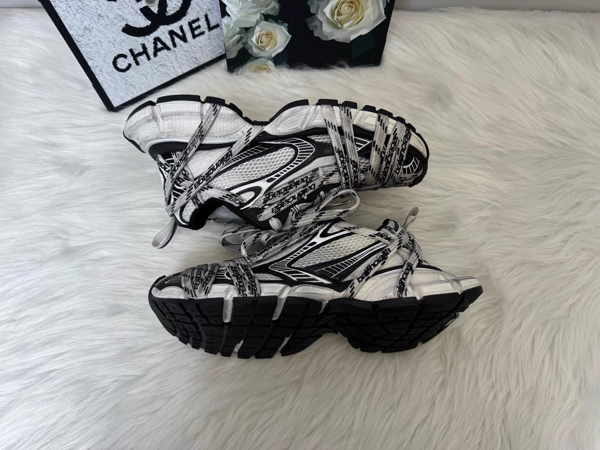 Balenciaga BALENCIAGA 3XL Black & White Printed Lace-up Shoes K36 Size US 7 / EU 40 - 7 Thumbnail