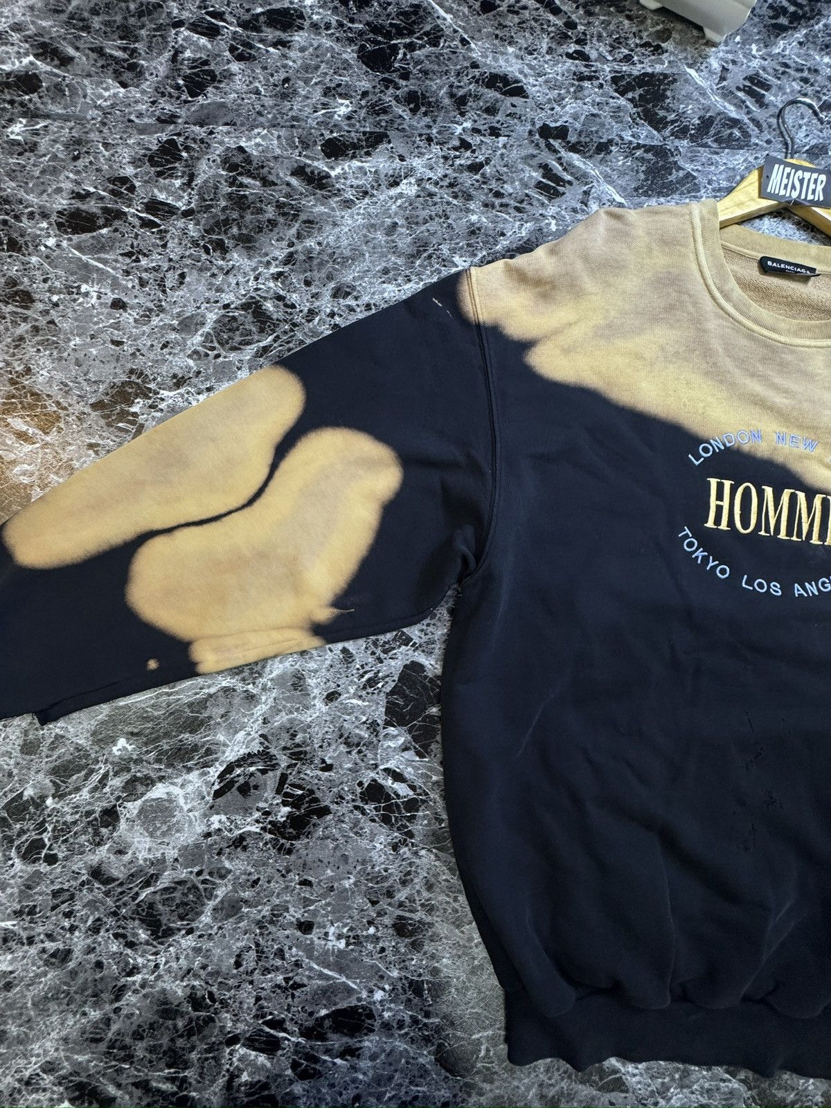Balenciaga Balenciaga Homme Bleached Distressed Sweatshirt Size US S / EU 44-46 / 1 - 3 Thumbnail