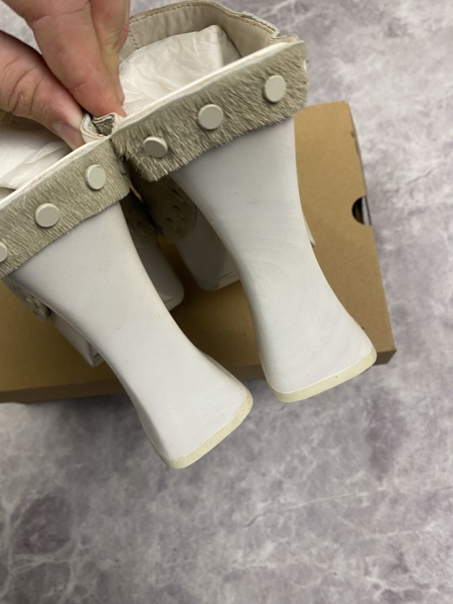 Eckhaus Latta Ugg x Eckhaus Latta Platforms Beige Fur Mules Size: 37 Size US 7 / IT 37 - 7 Thumbnail