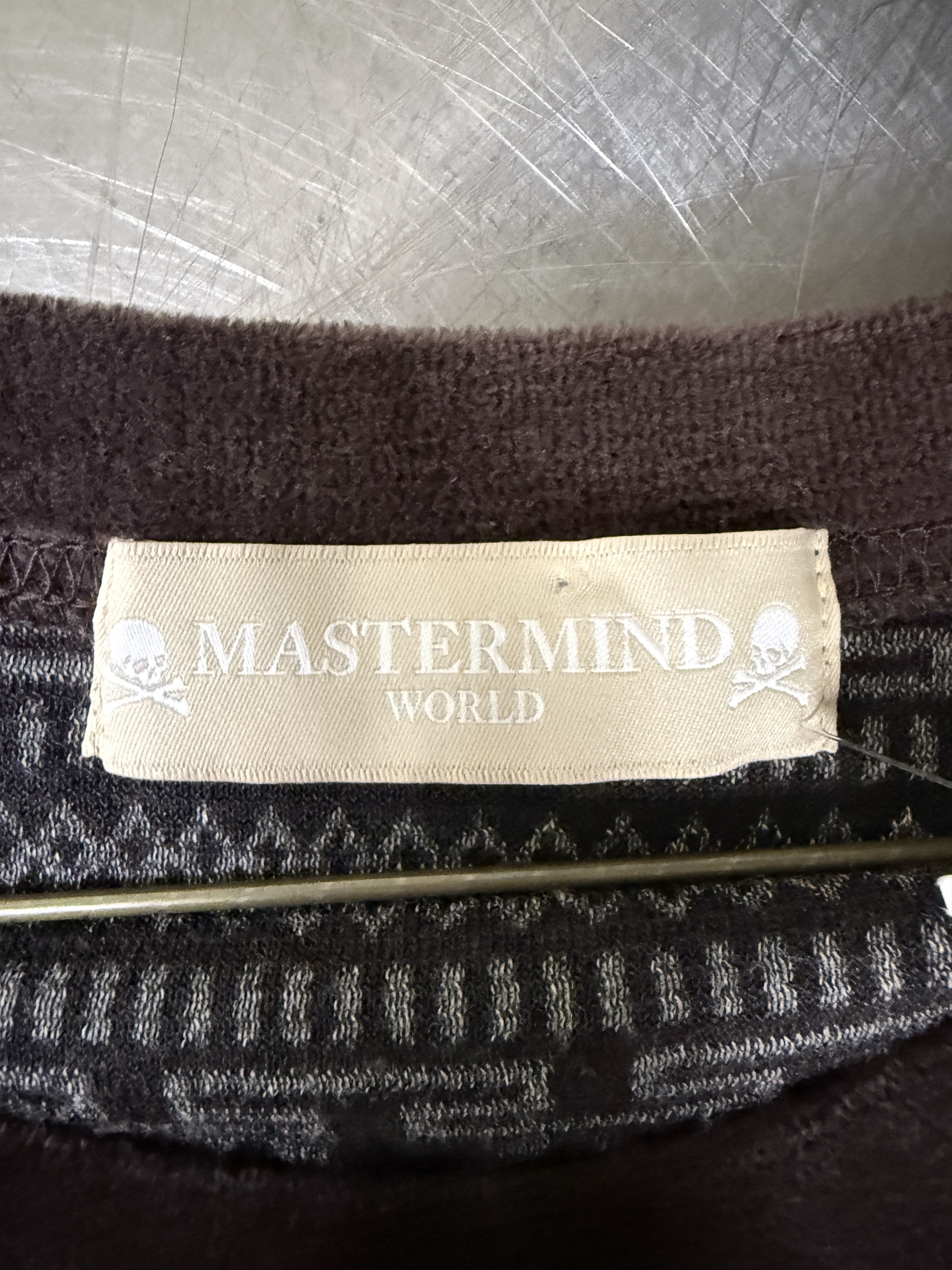 Mastermind World $643 Mastermind World Tribal Skull Velour Tee Size US XL / EU 56 / 4 - 5 Thumbnail