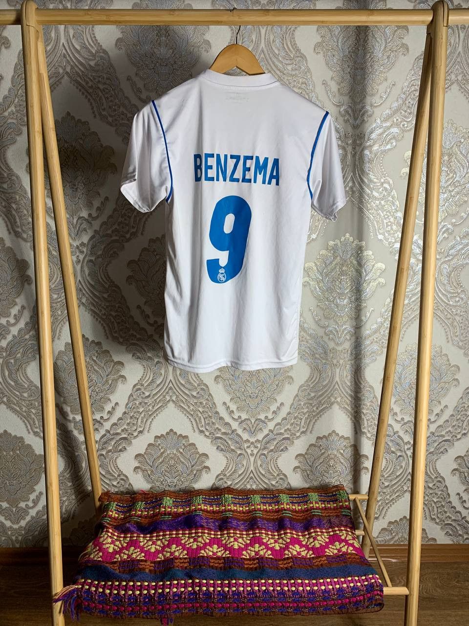 Vintage Very Rare Adidas FC Real Madrid Spain Soccer Jersey Y2K Size US S / EU 44-46 / 1 - 5 Thumbnail