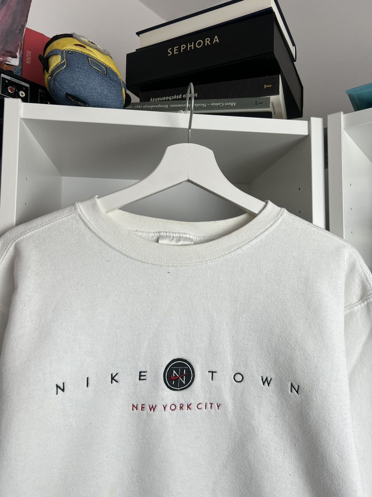 Nike × Vintage Vintage 90s Nike town New York white boxy sweatshirt L y2k Size US L / EU 52-54 / 3 - 3 Thumbnail