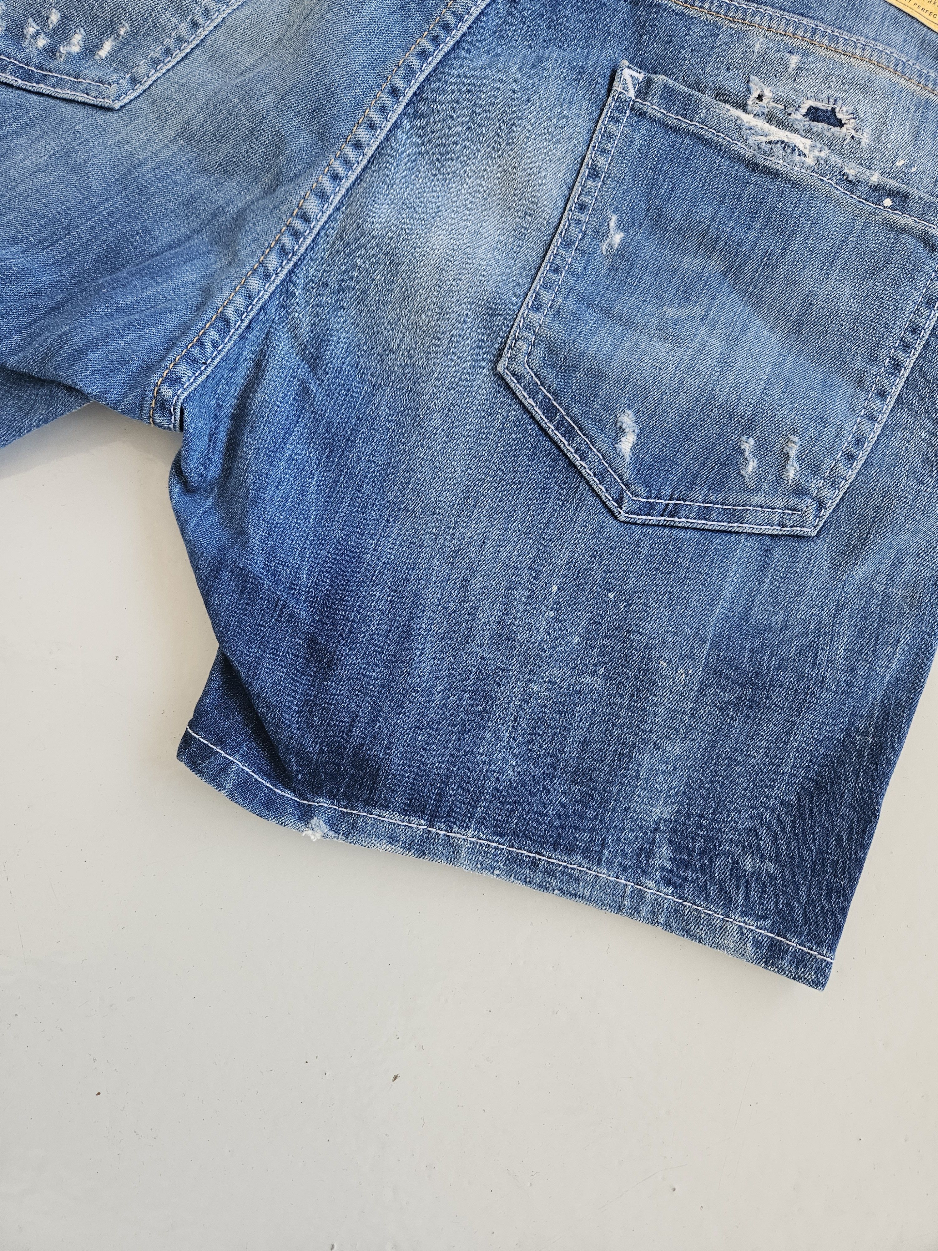 Dsquared2 Dsquared2 square crotch short distressed denim Size US 32 / EU 48 - 18 Thumbnail