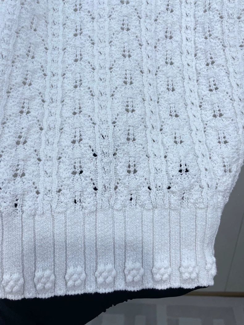 Chanel Chanel White Knit Sweater with Floral Detail -2505 Size US S / EU 44-46 / 1 - 5 Thumbnail