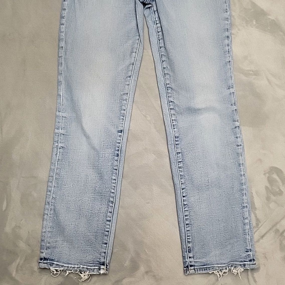 Lucky Brand Lucky Brand Jeans Women 10 Faded Blue Denim Zoe High Rise Straight Leg Pants Buds 90s USA American Denim Jeans Women 10 Boyz? Size 32" / US 10 / IT 46 - 2 Thumbnail